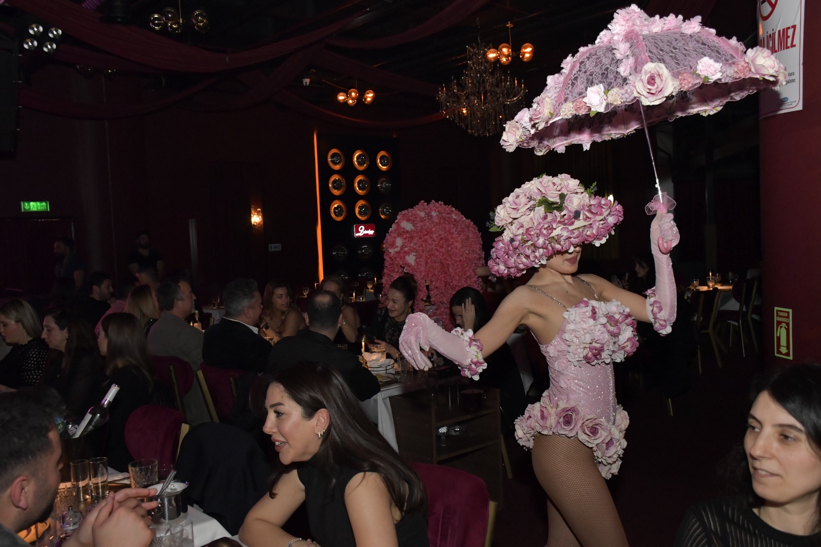Sera Nova Dance – CABARET1 Darbuka, Darbukalı eğlence, Darbukacı, Klarnet, Saksafon, Saksakfoncu, Klarnetci, Kanuncu, Kanun, Yeni nesil, Yeni nesil meyhane, Yeni nesil eğlence, Yeni nesil darbuka, Perküsyon, Dans show, dans şov, Bellydance, Bellydnder, Oriental, dance, Event dancer, Event, Events, Dance groups, Just dance, Performers, Stage performance, Modern dans, Modern dance, Gogo Gogo dance, Gogo dancer, Gogo dansçısı, Salsa show, Balerin, Bale, Kostüm, Kostümler, Dans kostümleri, Eğlence mekanları, Davet, Organizasyon, Doğum günü, Bride, Bride to be, Bekarlığa veda, Efsane dans, Efsane dans ekibi, Harika dans, En iyi dans, Spot ışıkları, Sahne enerjisi, Konser, concert, Circus, Dans okulu, Dans dersi, Şarkı, Şarkıcı, Gülşen, Hadise, Serdar ortaç, Star, Yıldız, Tarkan, Sezen aksu, Eğlenceli şarkılar, Canlı performans, Live performance, Music performance, Yunan dansı, Music event, Live stage show, Canlı sahne show, Dance workshop, Professional dance training, Profesyonel dans ekibi, Private dance, Star performer, Stage star, Show star, Entertainment star, Spotlight, Sahne ışığı, Sahne ses sistemi, Ses, Ses sistemi, Eğlence mekanı, Club, Night club, Gece kulubü, Gece kulup, Party songs, Parti şarkıları, Live vocal, Tıpatıp show, Tıpatıp, Dance academy, luxury nightclub, party venue, event venue, live entertainment venue, Gala night, Gala event, Gala gecesi, Luxury wedding, Concept show, show tasarımı, unutulmaz davet deneyimi, Premium eğlence hizmeti, konsept sahne performansları, özel dans gösterileri, eğlenceli performans, Show, dans iş ilanları, dansçı aranıyor, dansçı başvuru, profesyonel dansçı alımı, sahne dansçısı aranıyor, gösteri dansçıları, dans ekibi başvuru, audition dancers, dancer casting, casting call dancers, dance job, dancer job opportunity, performers wanted, show dancers wanted, female dancers wanted, professional dancers wanted, international dancers wanted, dancers for shows abroad, dance jobs worldwide, performance jobs, stage performers wanted, club dancers hiring, entertainment jobs, audition, casting, open call, dancer audition, performance audition, casting dancers, join our dance team, be part of our show, apply now dancers, elite dancers, professional performers, stage professionals, experienced dancers, trained dancers, performance team, dansçı aranıyor / dancers wanted, başvuru açık / open call, seçmeler başladı / auditions open, ekibimize katıl / join our team, sahne seni bekliyor, work abroad dancers, international contracts, dance contracts, performance contracts, touring dancers, global stage, worldwide shows, entertainment abroad, stage opportunities abroad, dance cast, performance team, stage crew, show crew, entertainment team, creative team, production team, elite casting, premium dancers only, exclusive team, selected performers, professional standards, high level performers, top dancers, sahne deneyimi olan dansçılar, profesyonel dansçılar başvuru, seçmelere katıl, dans kariyer fırsatı, yurtdışı dans işi, performans fırsatları, sahneye hazır dansçılar, Müzik klipleri, Lady Style, High Heels, Fusion, Commercial Dance, Aerial Show (hoop / pole / silks), Burlesque, Afro / Urban, Fire Show, Latin Show, jazz, fusion, dans öğretmeni, dansçı iş ilanı, afro, dancehall, dans stüdyosu, k pop, choregraphie, solo dans, ateş dansı, Zenne, Zenne kiralama, Ateş show kiralama, Dansöz kiralama, Oryantal kiralama, Yat kiralama, Fasıl ekibi kiralama, Lüks transfer, Luks transfer, Transfer hizmeti, Özel parti, Yan masa, Firuze, Rebeca, Sil baştan, Müjde, Feraye, Lizzbon, Soo rumeli, Araki, Hadi karaköy, Bittabi caddebostan, Neyzendo, Neccla, Barba rasimo, Sadakatsiz nişantaşı, Cahide, Cahide palazzo, Maslak 1453, Kavuştay, Neyla maslak, Neyzendo, Sade meyhane, Taksim, Beşiktaş, Sarıyer, Yat, Tekne, Bergen show, Matine, Kadınlar matinesi, Manifest, Manifest grubu, Manifest kareografi, Oryantal çağırma, Oryantal çağır, Oryantal iste, Dansöz çağırma, Dansöz çağır, Dansöz sitesi, Tekne kiralama, Tekne turları, Tekne turu, Teknede dansçı, Teknede fasıl, Kafkas dansı, Zeybek dansı, Sırtaki dansı, Sırtaki, Yunan dansı, Ege, Marmara, İstanbul, Antalya, Adana, Hatay, Ankara, Bodrum, Marmaris, Alaçatı, Çeşme, İzmir, İzmir eğlence mekanları, İstanbul eğlence mekanları, Oryantal istanbul dansoz, Fasıl programları, Photograpy services, Video audio visualisation staging services, Dancing girl, Erkek dansçı, Köçek, Arabic dance, Dubai BAE, Germany Almanya, Amsterdam, Netherlands, Hollanda, Montenegro, Yunan adaları, Santorini (Thira), Mykonos, Rhodes (Rodos), Crete: Girit, Seranova, Dans, dans ekibi, dans organizasyonu, Kına gecesi organizasyonu, Düğün organizasyonu, Açılış organizasyonu, Açılış gösterisi, Otel banket organizasyonları, Dans grubu, Dans gösterisi, Sahne gösterisi, Sahne showu, Sahne sanatları, Luks organizasyon, Lüks organizasyon, Lüks organizasyon, Lüks sov, Kabare şov, Kabare ekibi, Şarkıcı, Orkestra, Orkestra ekibi, Kostümlü dans, Dans kostümü, Cabaret show, Lux show, Flamenko, Caz, Flamenko show, Caz show, Modern dans, Dans produksiyon, exclusive show, Cabaret show, Oryantal show, Oryantal, Oryantel show, Oryantel, Dansöz, Dansçı, Fasıl Ekibi, Çalıgıcı Ekibi, Müzisyen, Event, Eğlence, Entertainment, Luxury, Mouling Rouge, Kankan, Kankan Dansı, Parti, Party, Sahne, Sahne sanatları, Sahne dans